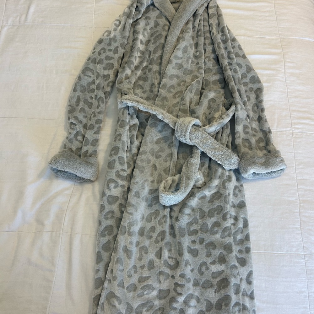 Cheetah Print Robe Grey Size M